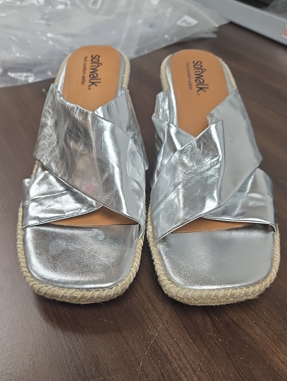 SoftWalk Size 11W Metallic Silver Crisscross Espadrille Mules